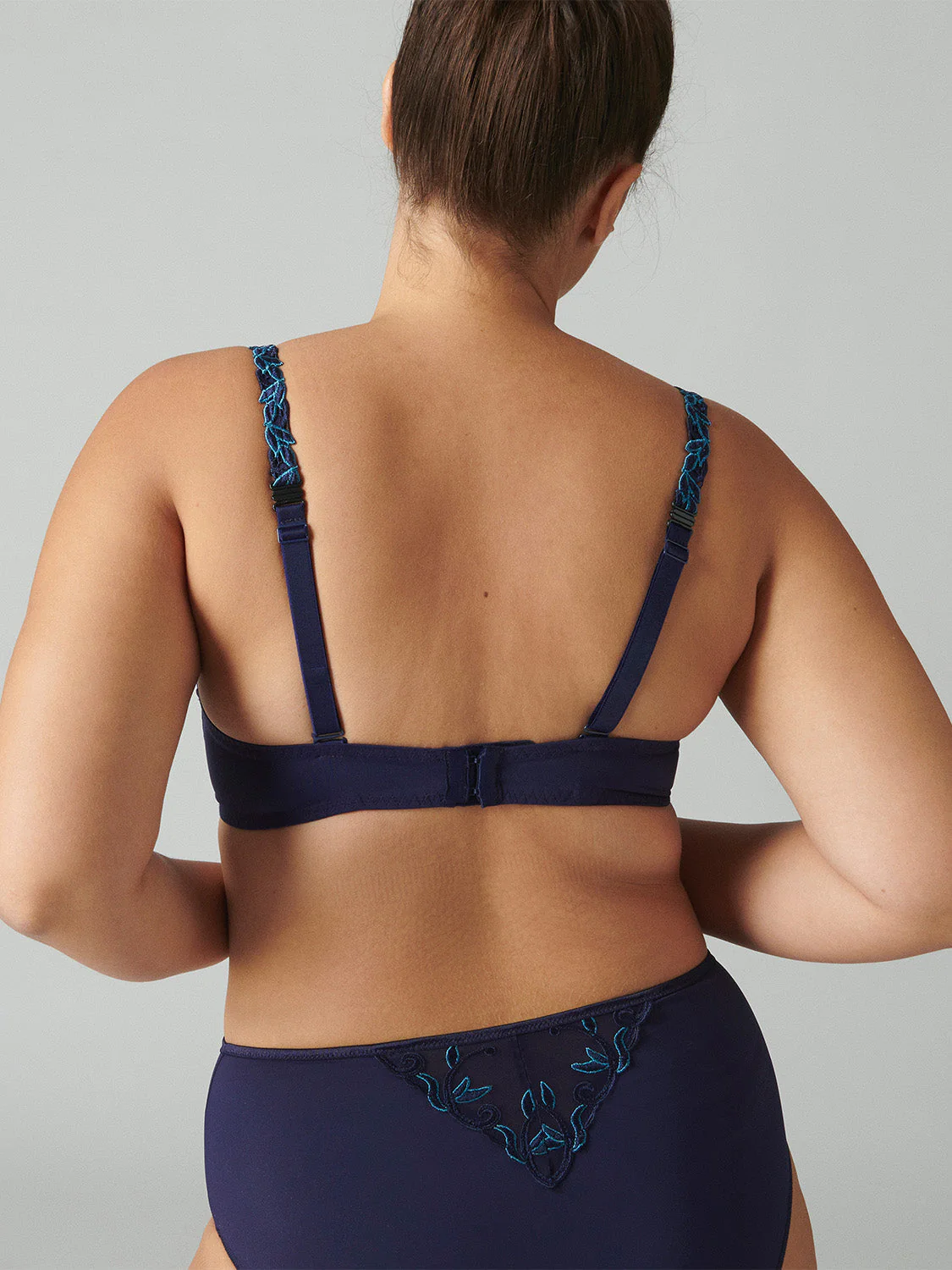 3D plunge bra - Midnight - Image 12