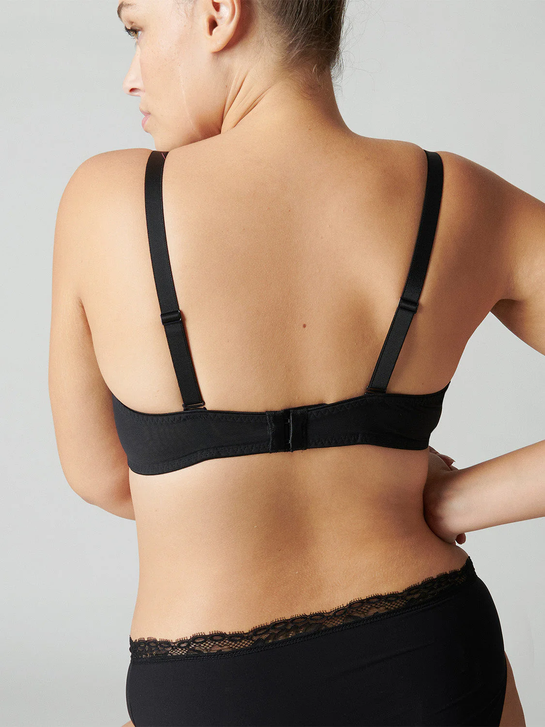 Full cup plunge bra - Black - Image 10