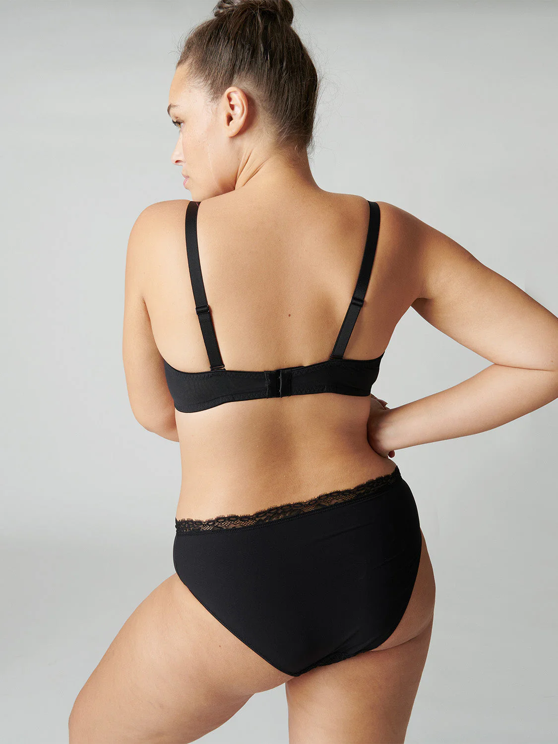 Full cup plunge bra - Black - Image 9