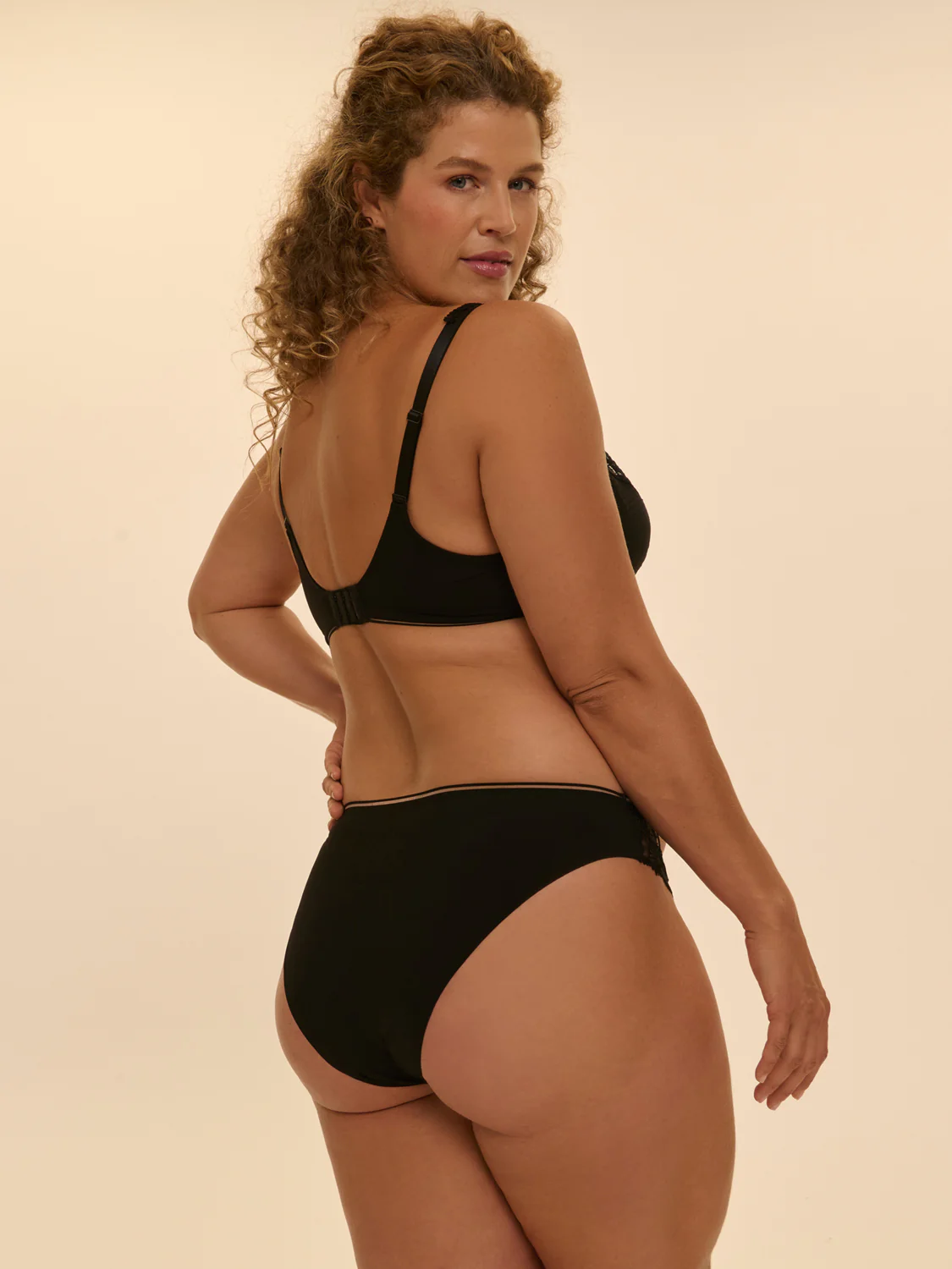 Full cup support bra - Black - Image 11