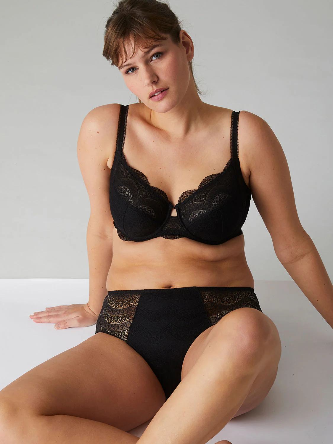 Full cup support bra - Black - Image 11