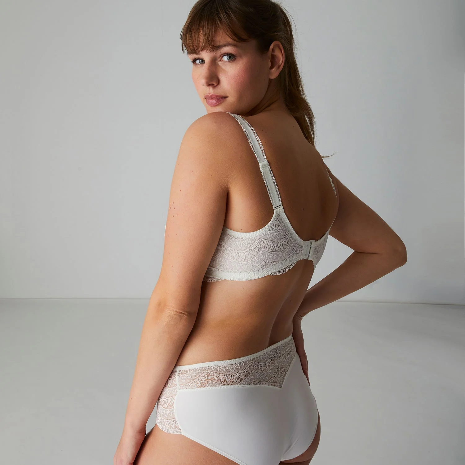Full cup support bra - Natural - Image 3