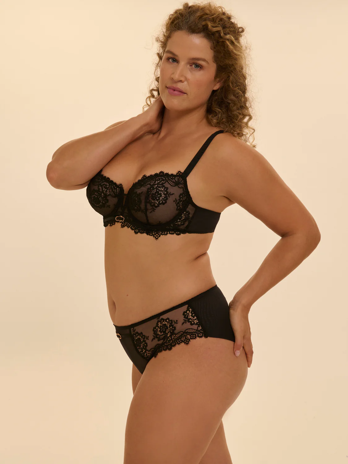 Half cup bra - Black - Image 10