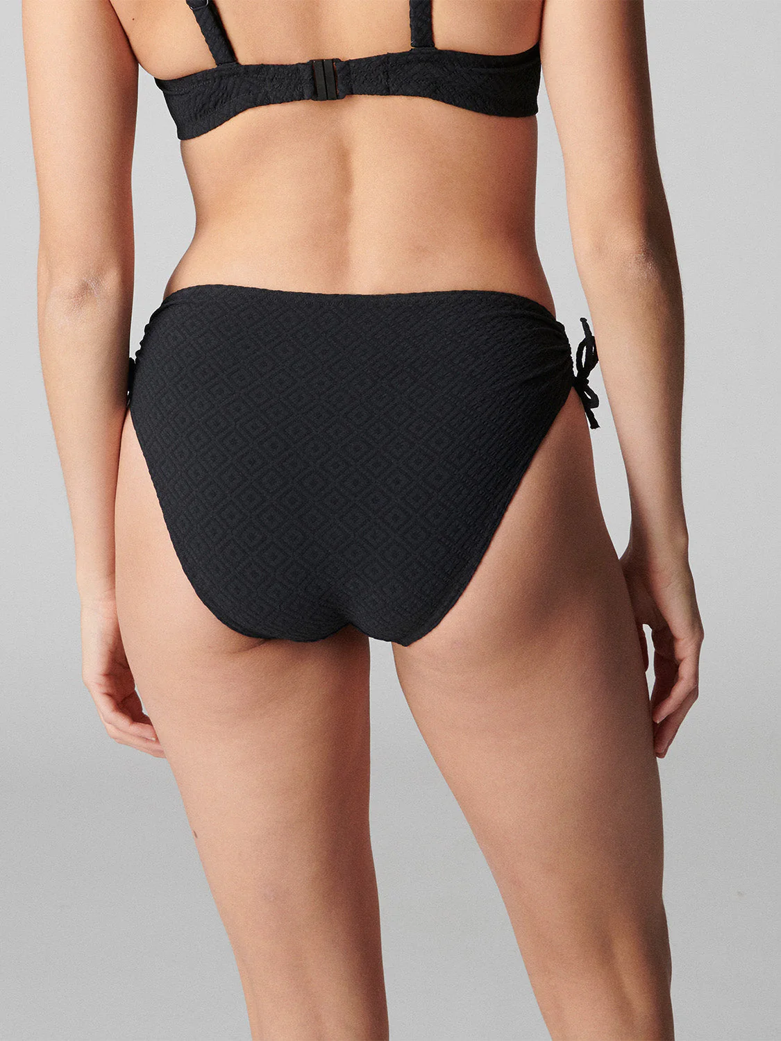High-waist bikini brief - Black - Image 3