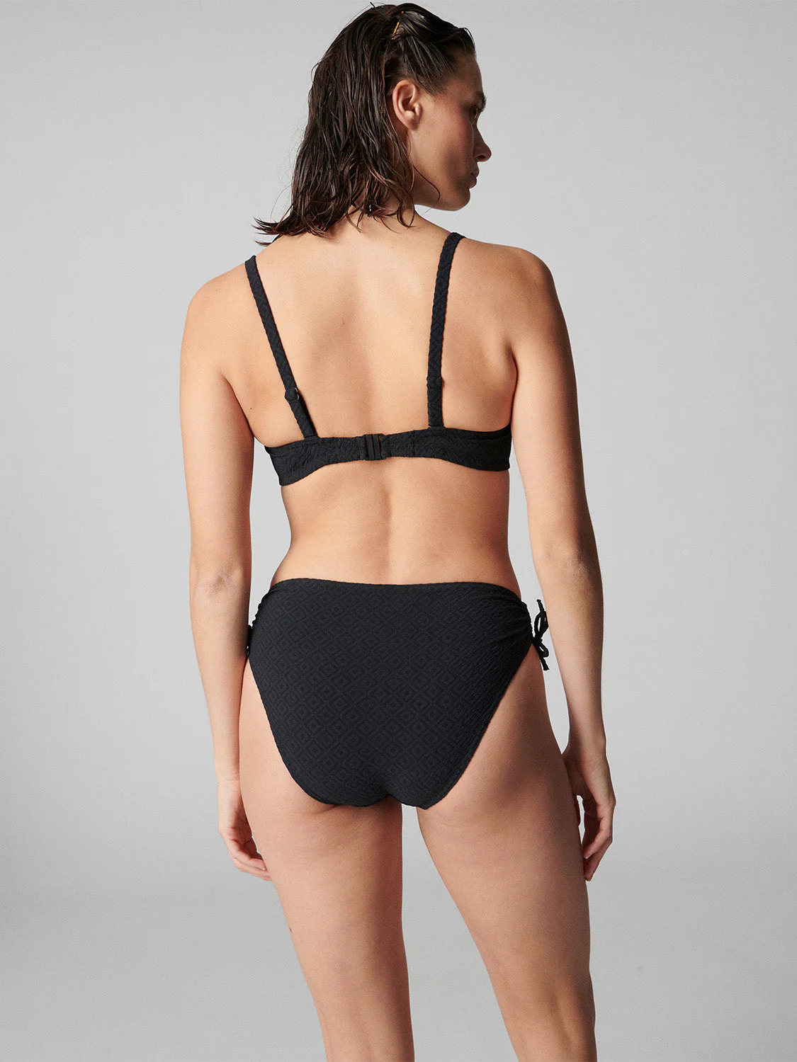High-waist bikini brief - Black - Image 5