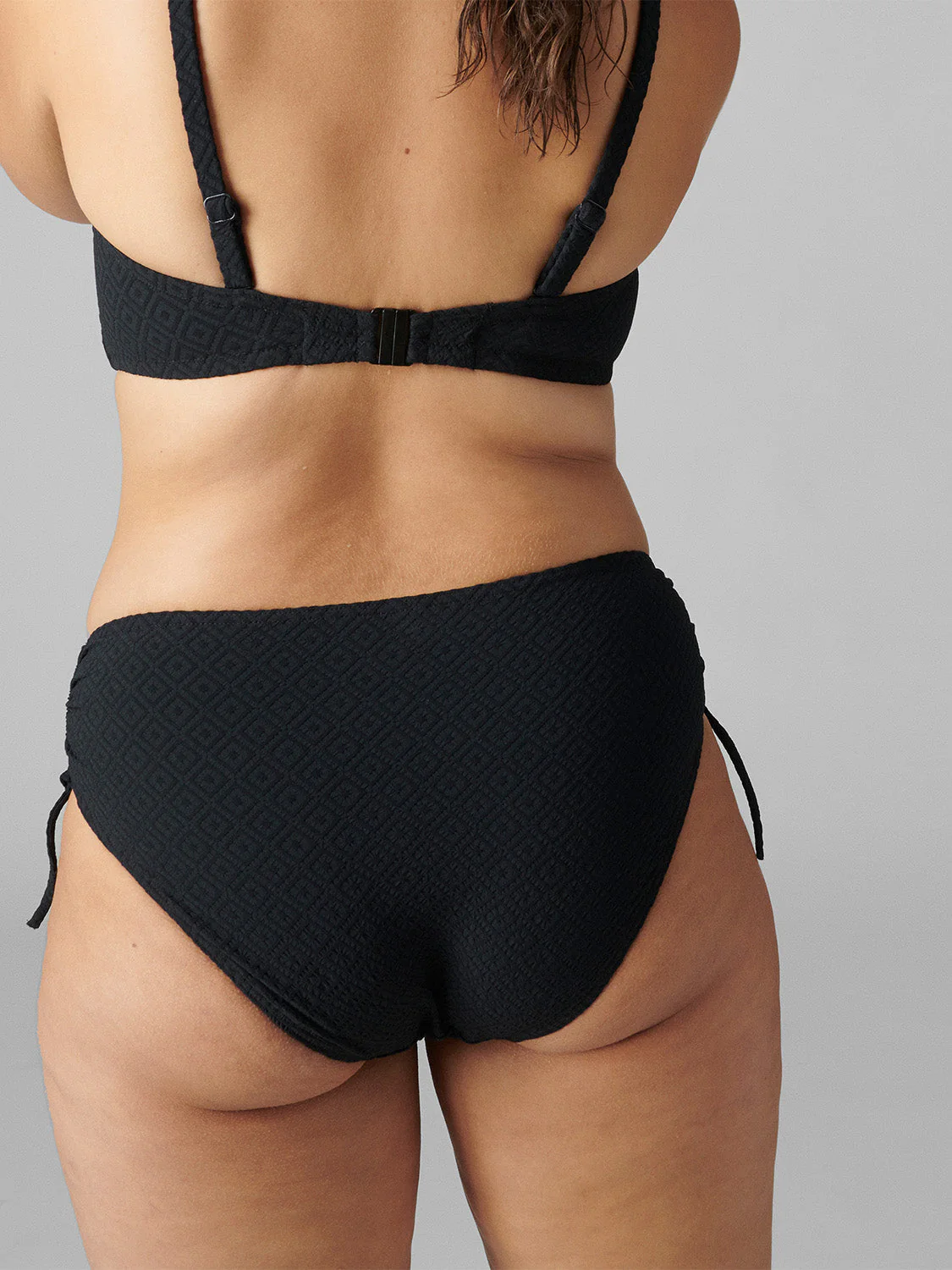 High-waist bikini brief - Black - Image 8