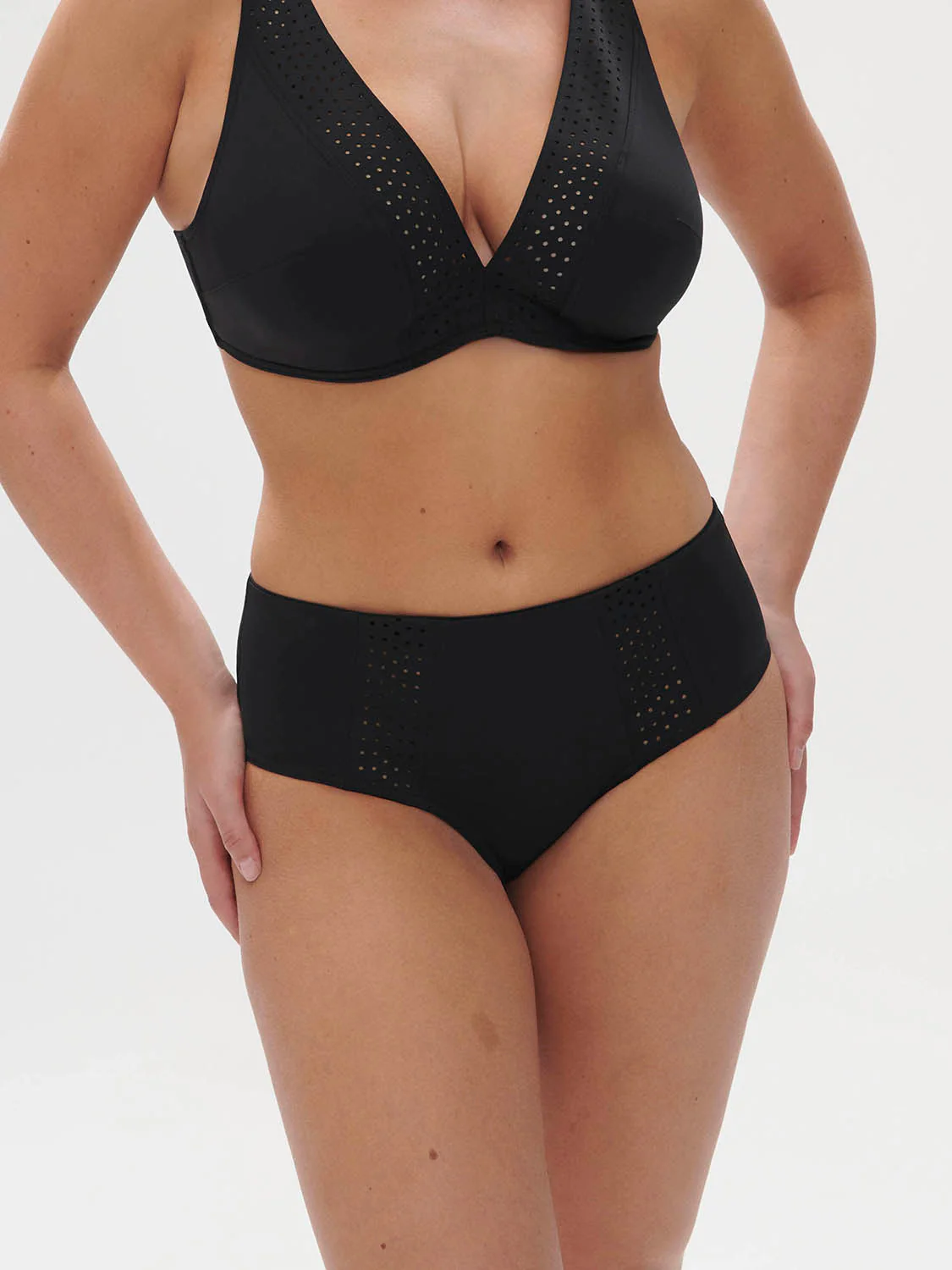 High-waist bikini brief - Black - Image 6