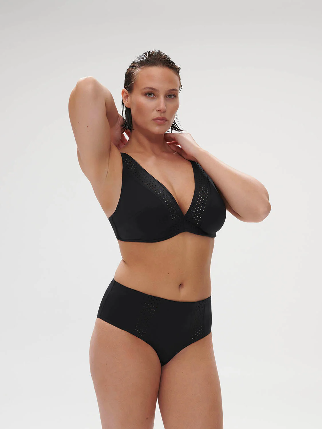 High-waist bikini brief - Black - Image 8