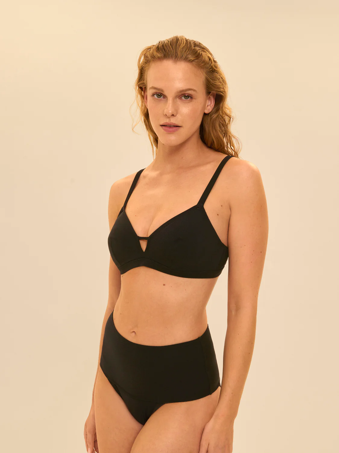 High-waist bikini brief - Black - Image 2