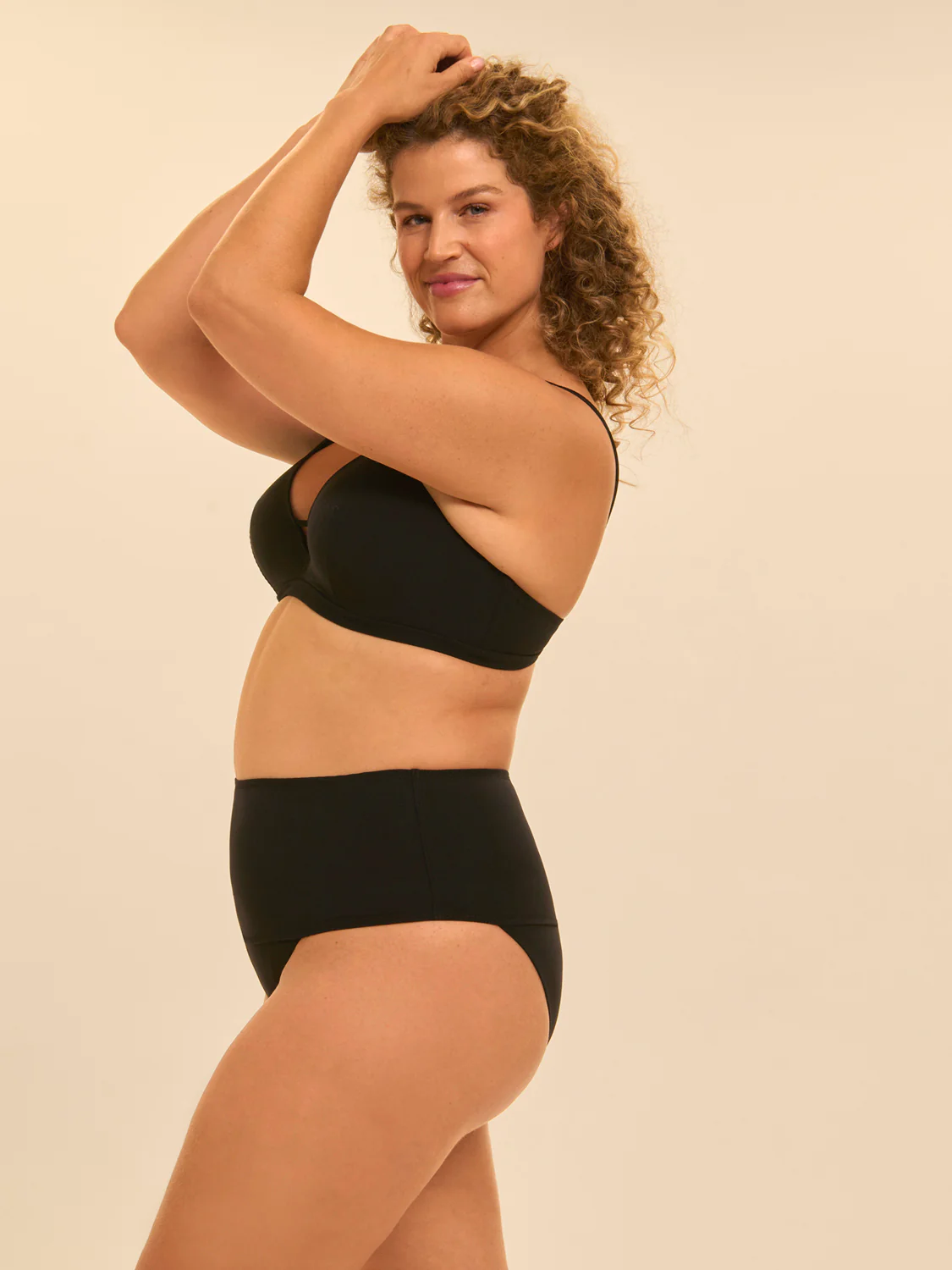 High-waist bikini brief - Black - Image 6