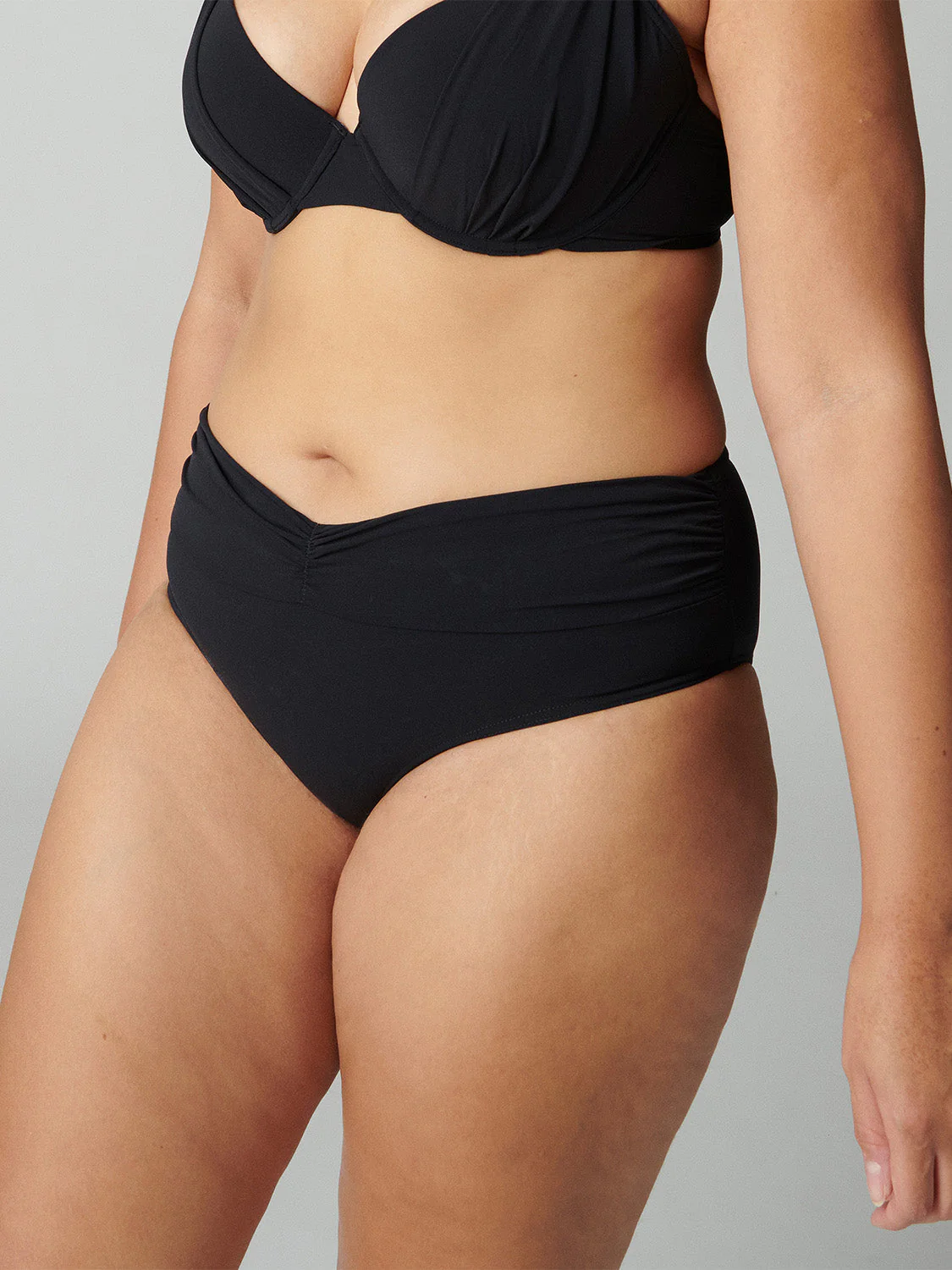 High-waist bikini brief - Black - Image 7