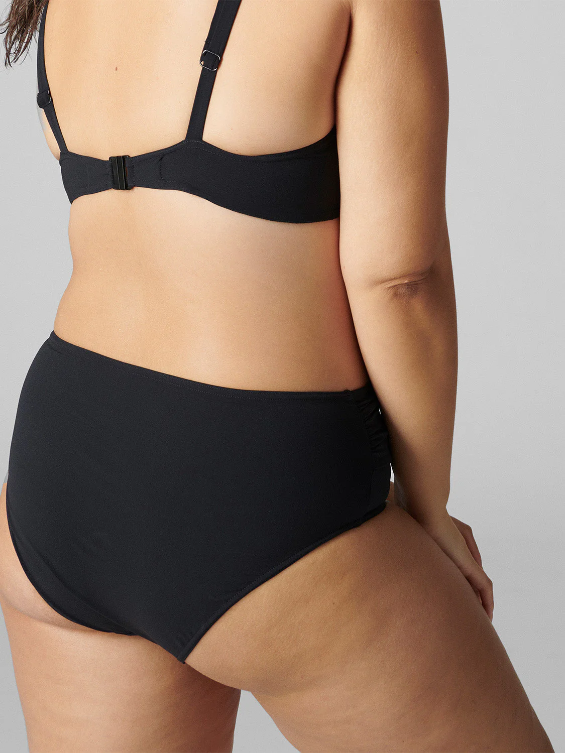 High-waist bikini brief - Black - Image 8