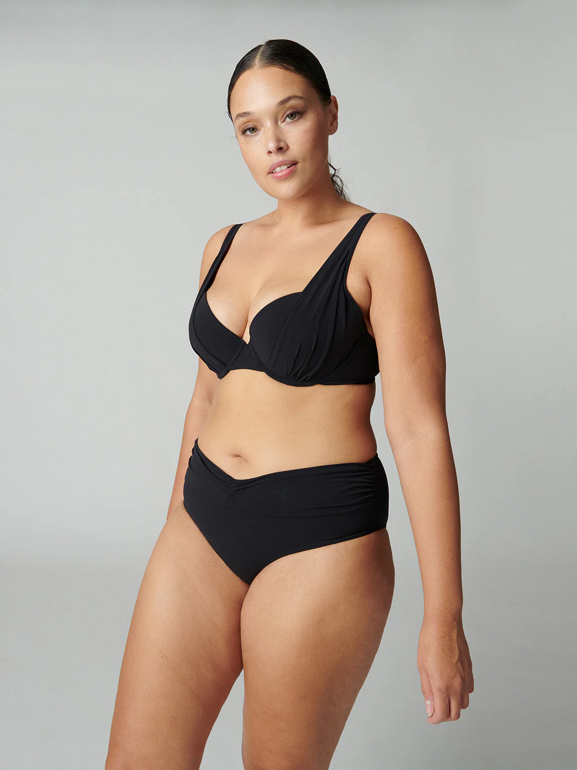 High-waist bikini brief - Black - Image 9