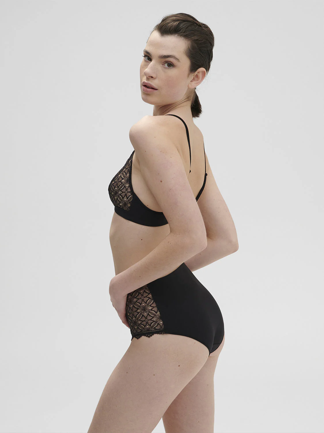 High-waist brief - Black - Image 5