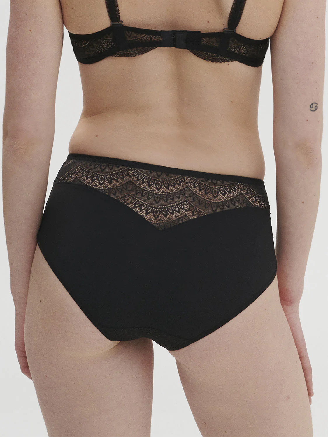 High-waist brief - Black - Image 2
