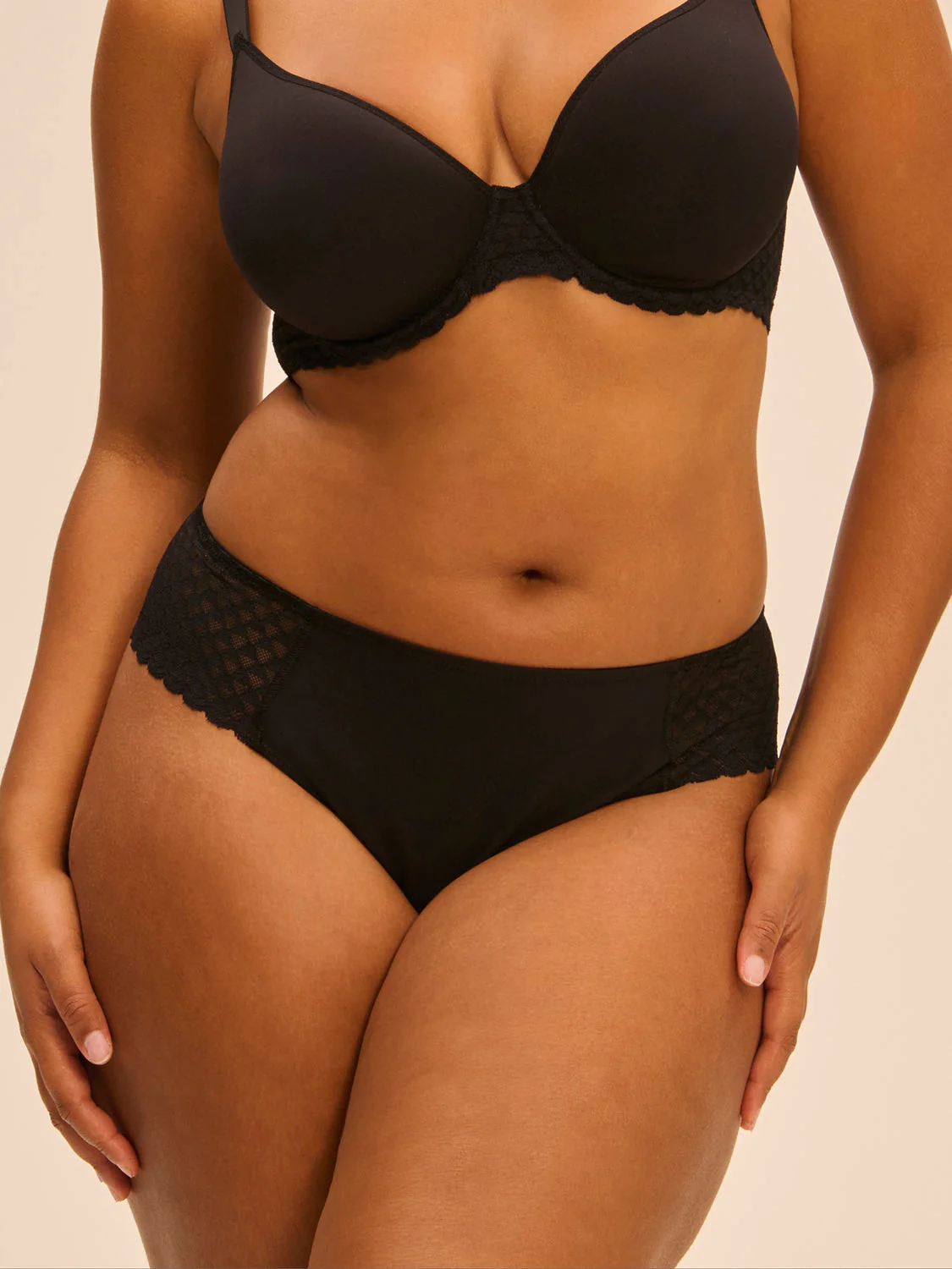 Indented shorty - Black - Image 3