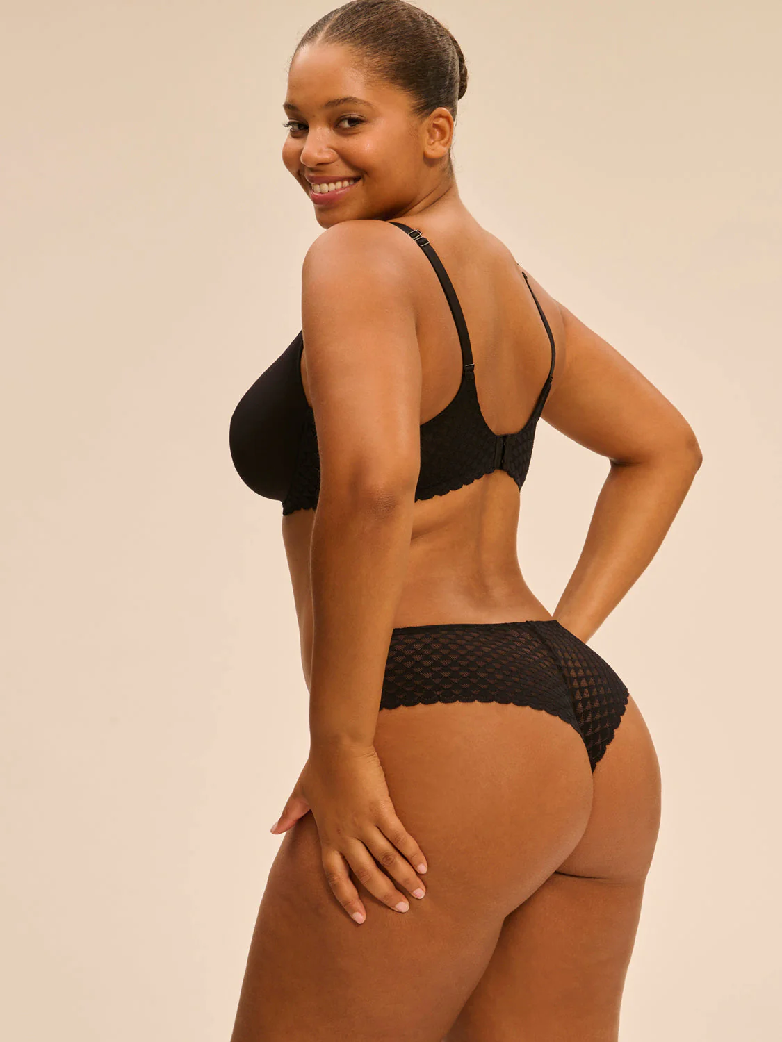 Indented shorty - Black - Image 4