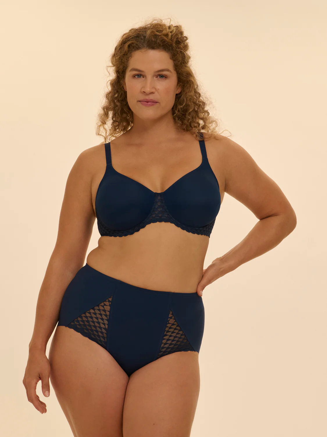 Moulded rigid underwired bra - Midnight - Image 2