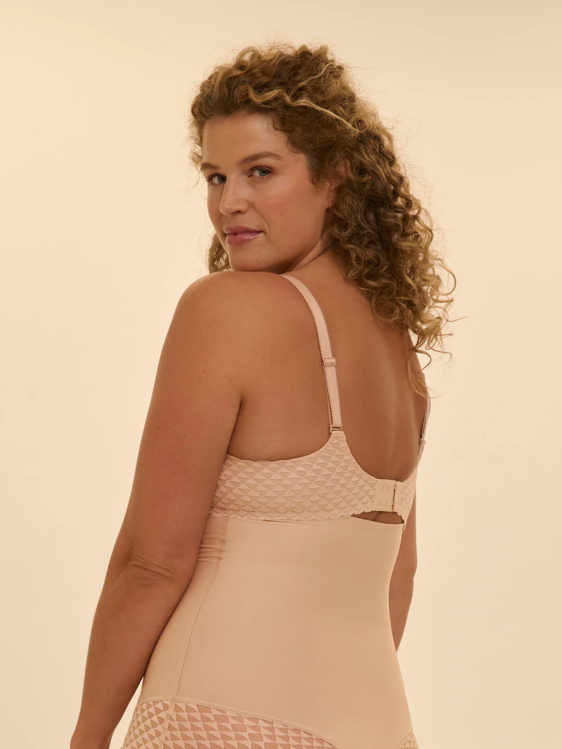 Moulded underwired bra - Peau rosée - Image 10