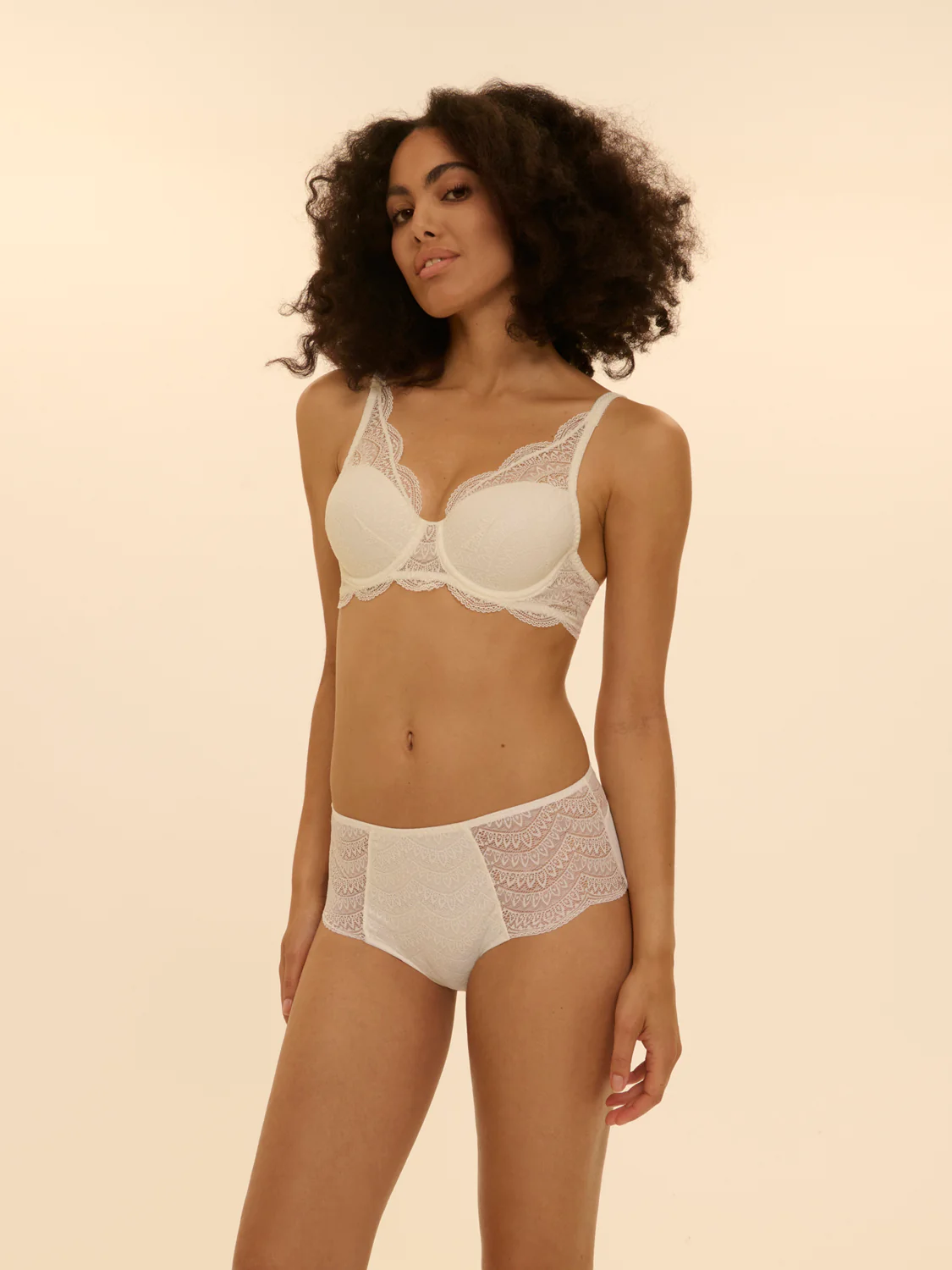 Squared neckline spacer bra - Natural - Image 3
