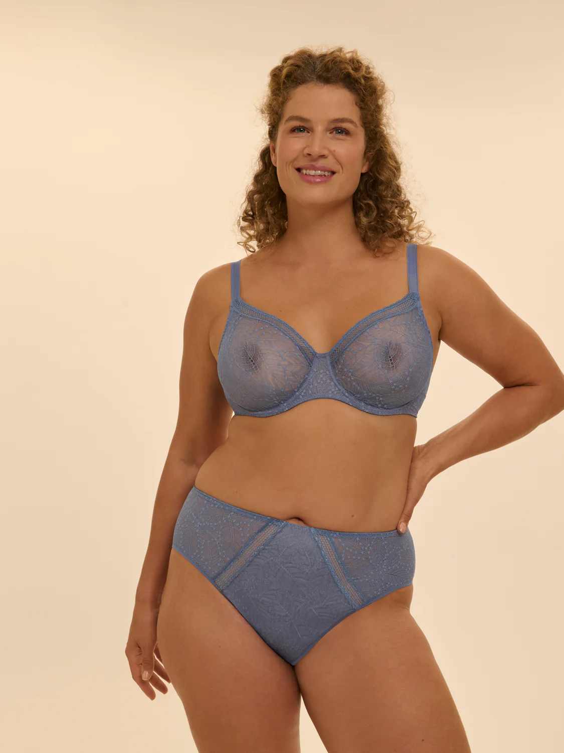 Plunging moulded underwired bra - Chambray Blue - Image 11