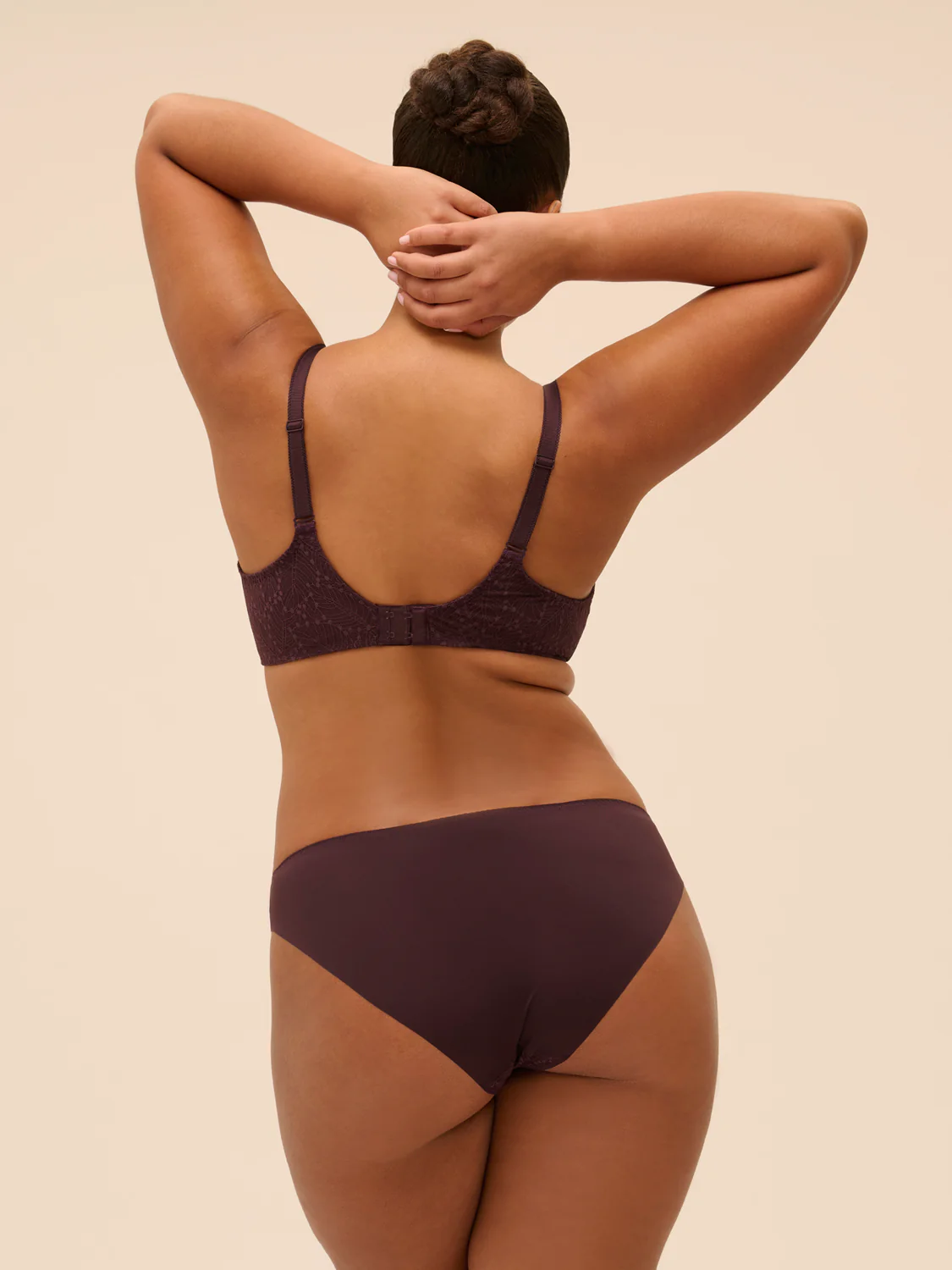 Plunging moulded underwired bra - Dark Brown - Image 16