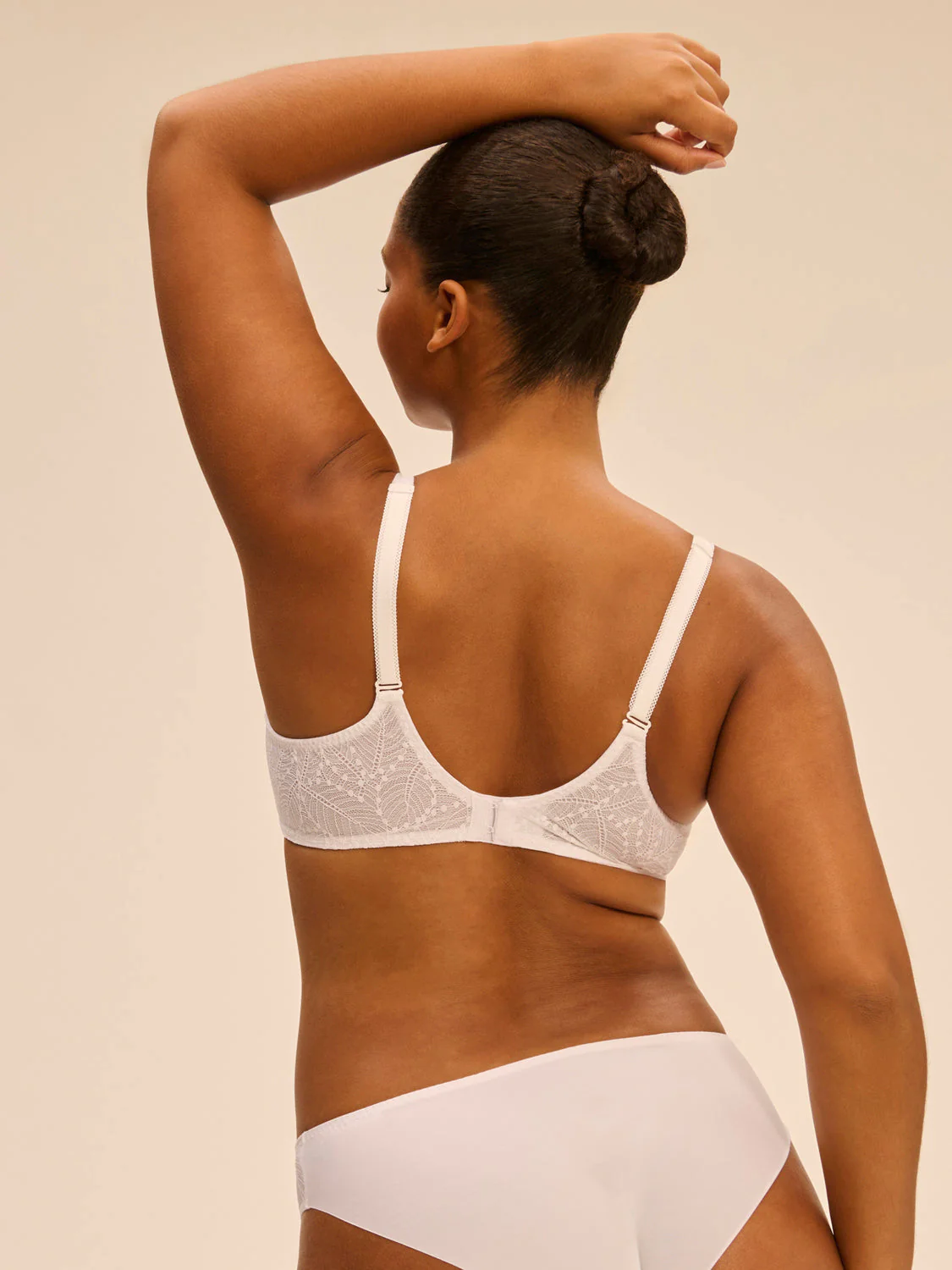 Plunging moulded underwired bra - White - Image 10