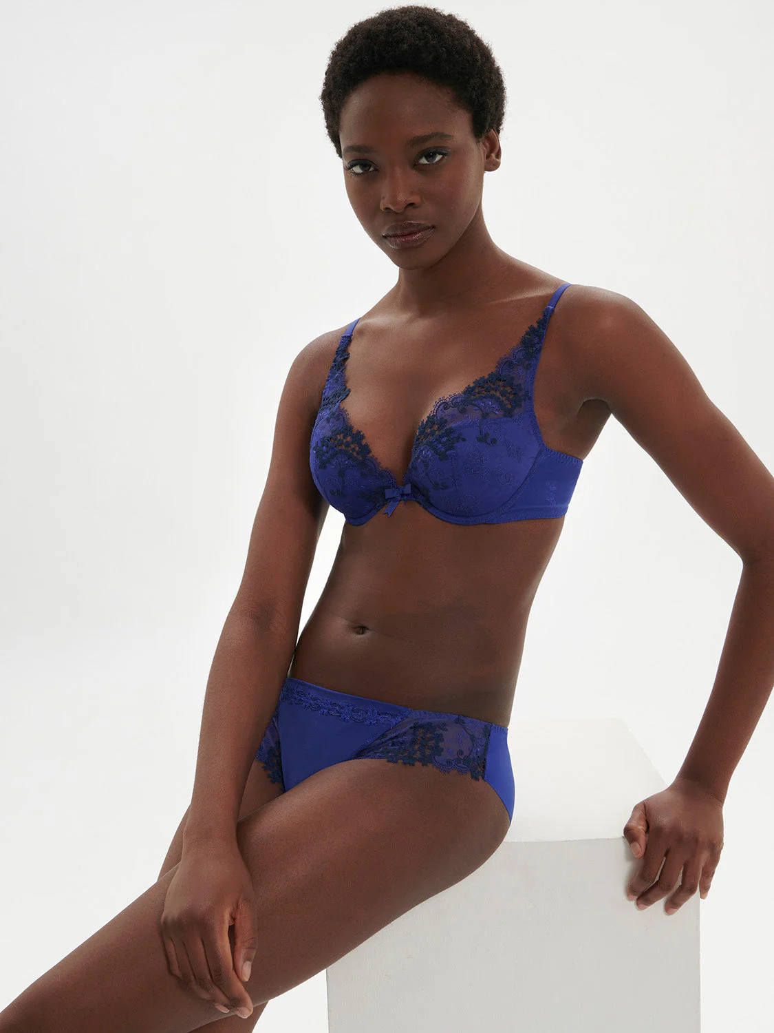 Plunging push-up bra - Electric blue - Image 3