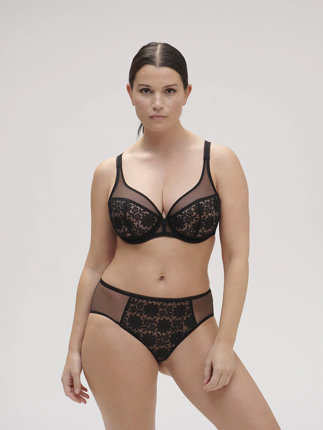 Plunging underwired bra - Black - Image 12
