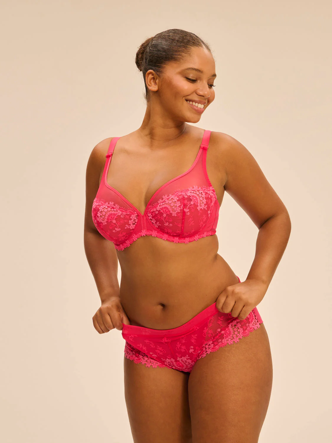 Plunging underwired bra - Fabulous Pink - Image 10