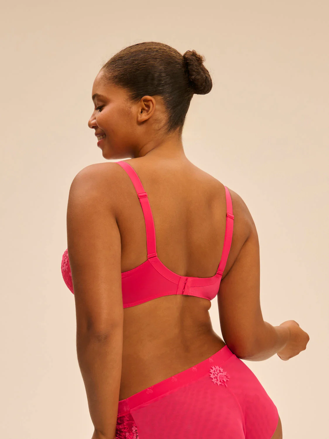 Plunging underwired bra - Fabulous Pink - Image 8