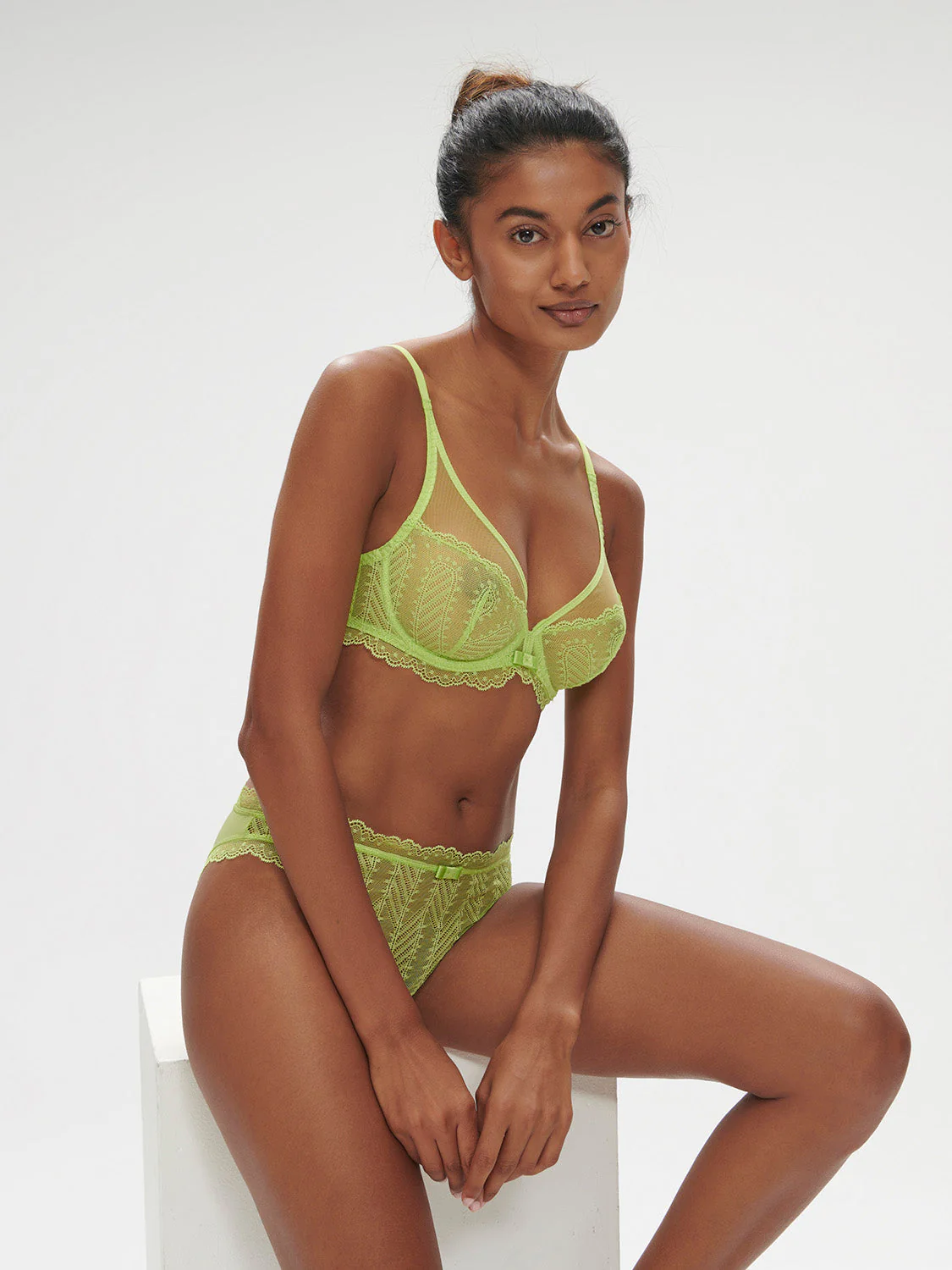 Plunging underwired bra - Lime - Image 3