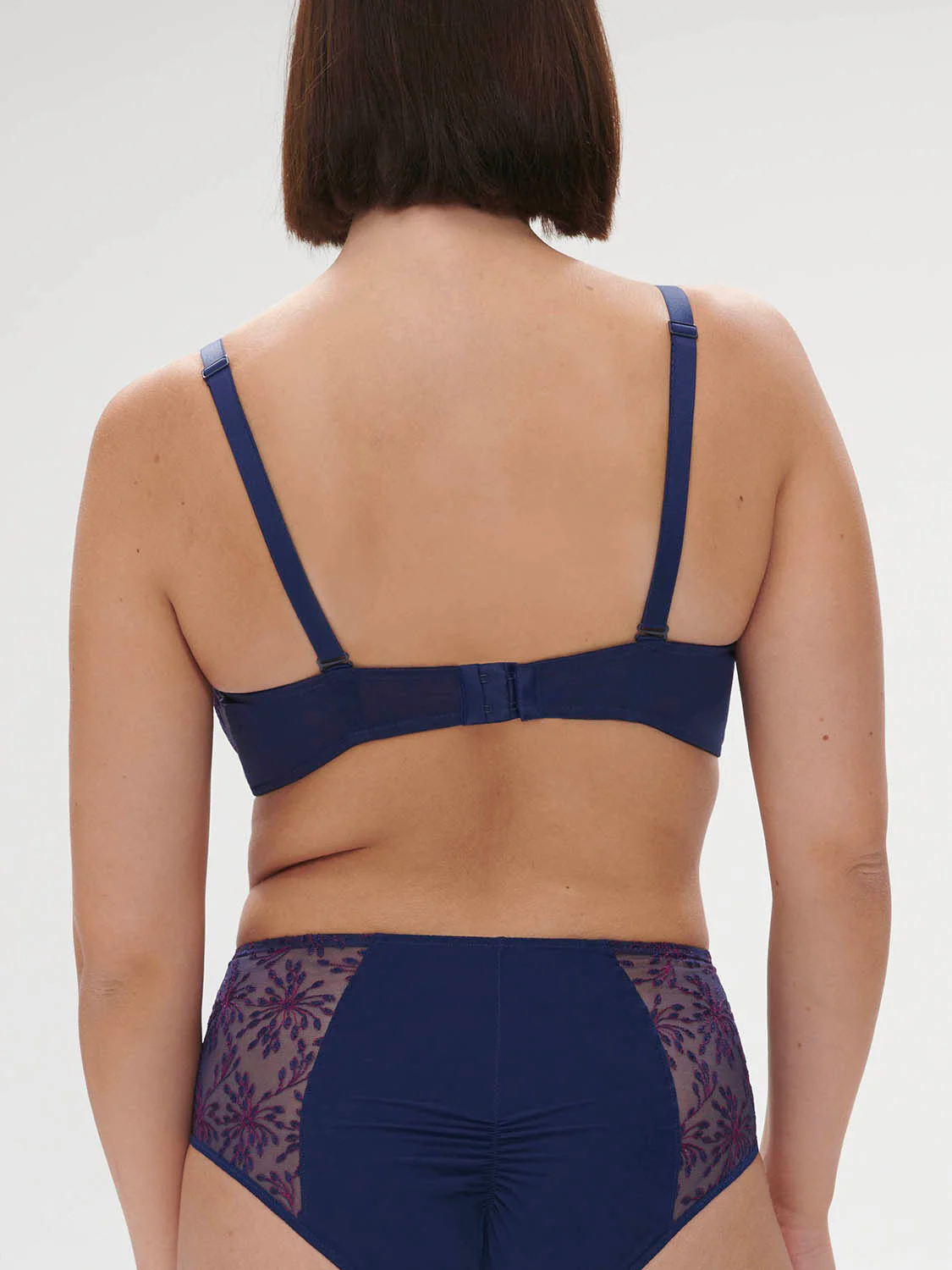 Plunging underwired bra - Midnight - Image 10