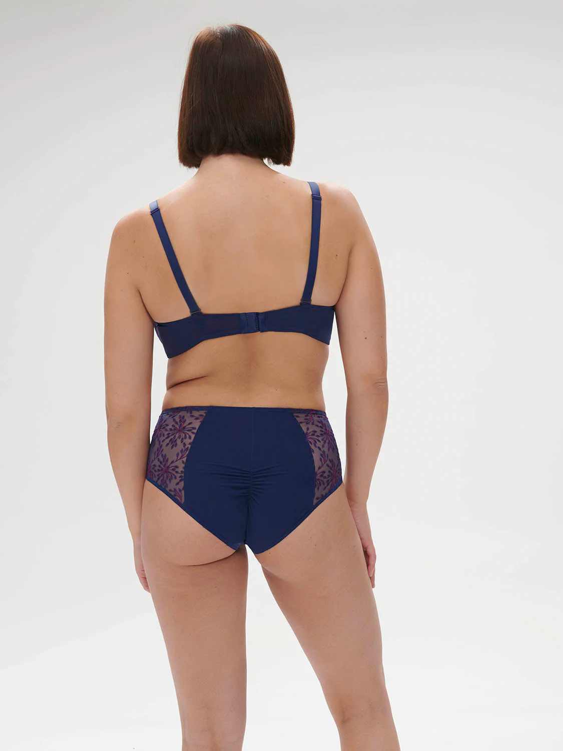 Plunging underwired bra - Midnight - Image 13