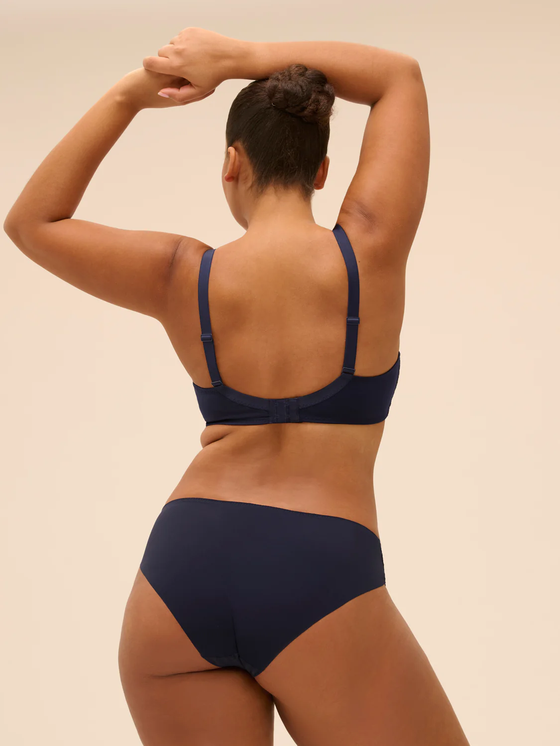 Plunging underwired bra - Sapphire - Image 12