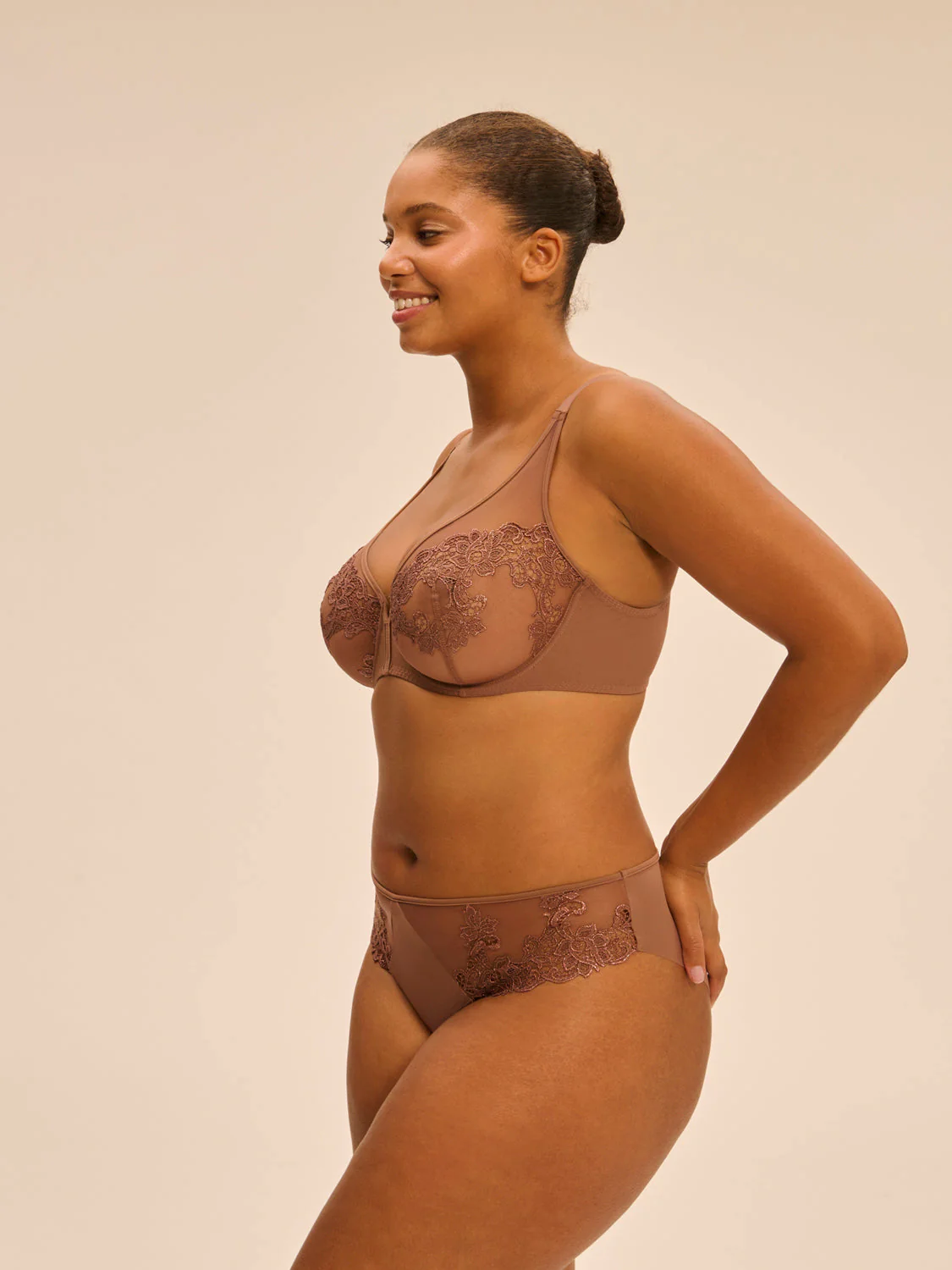 Plunging underwired bra - Tender Brown - Image 5