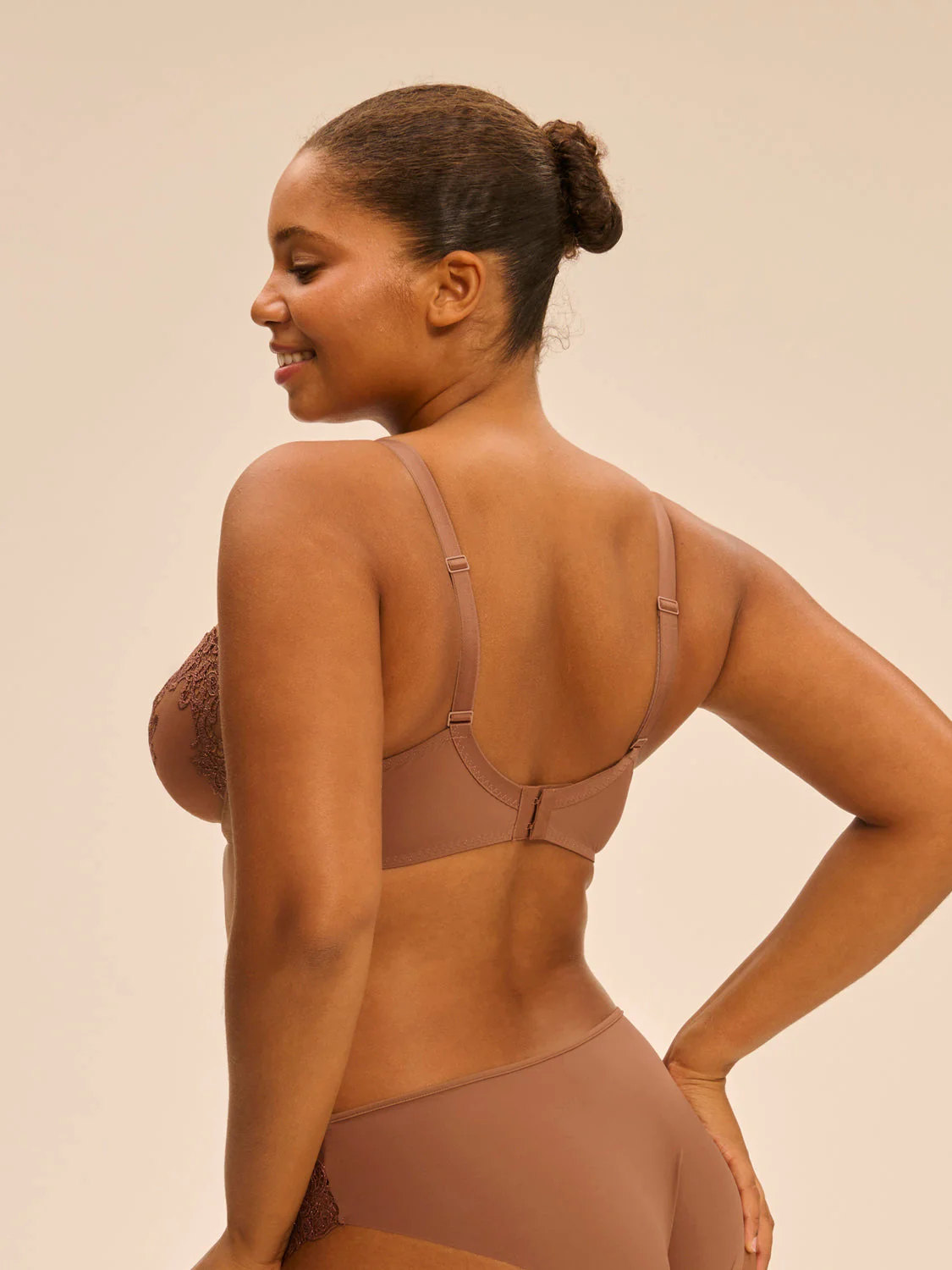 Plunging underwired bra - Tender Brown - Image 6