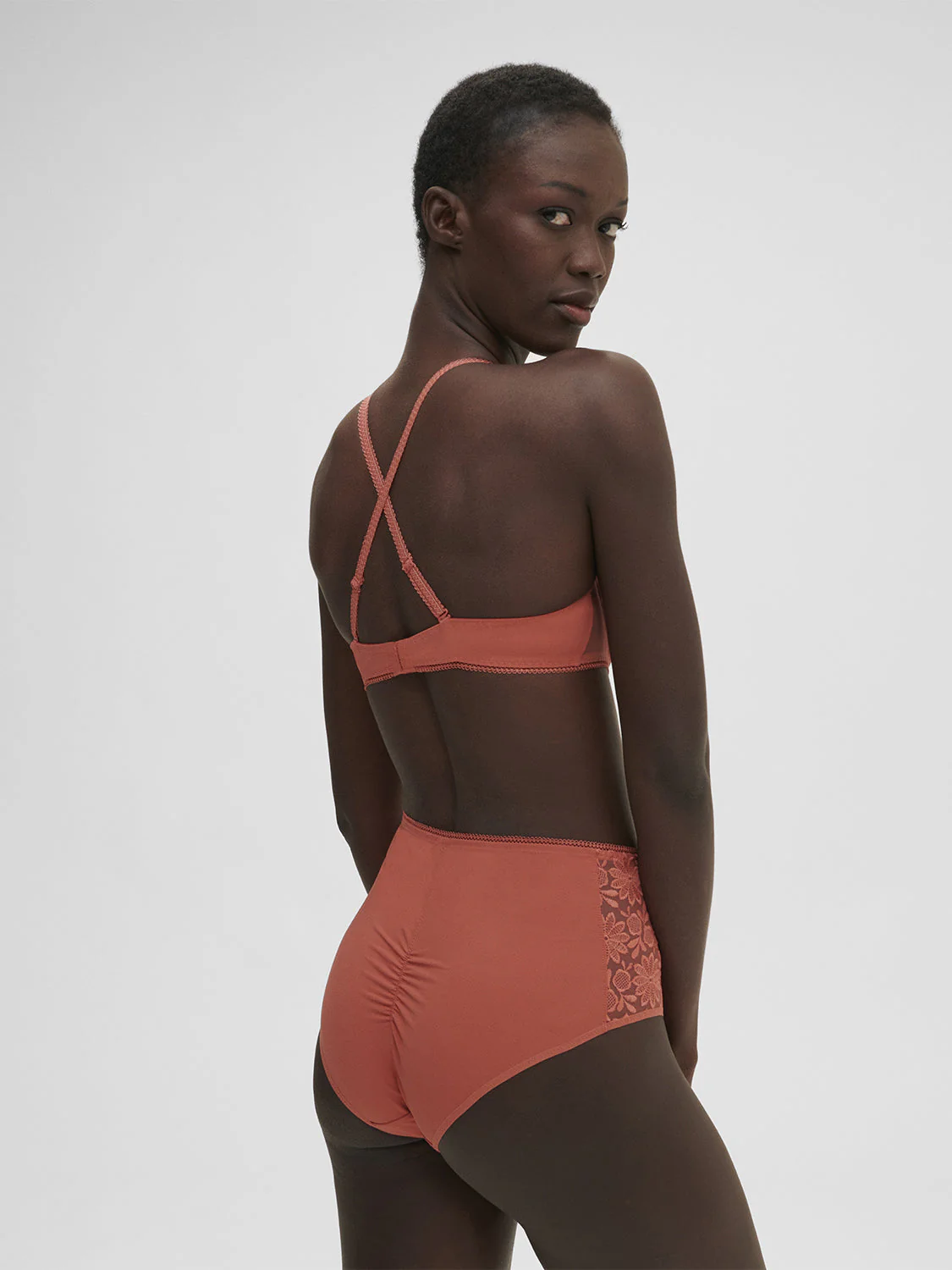 Plunging underwired bra - Texas Pink - Image 6