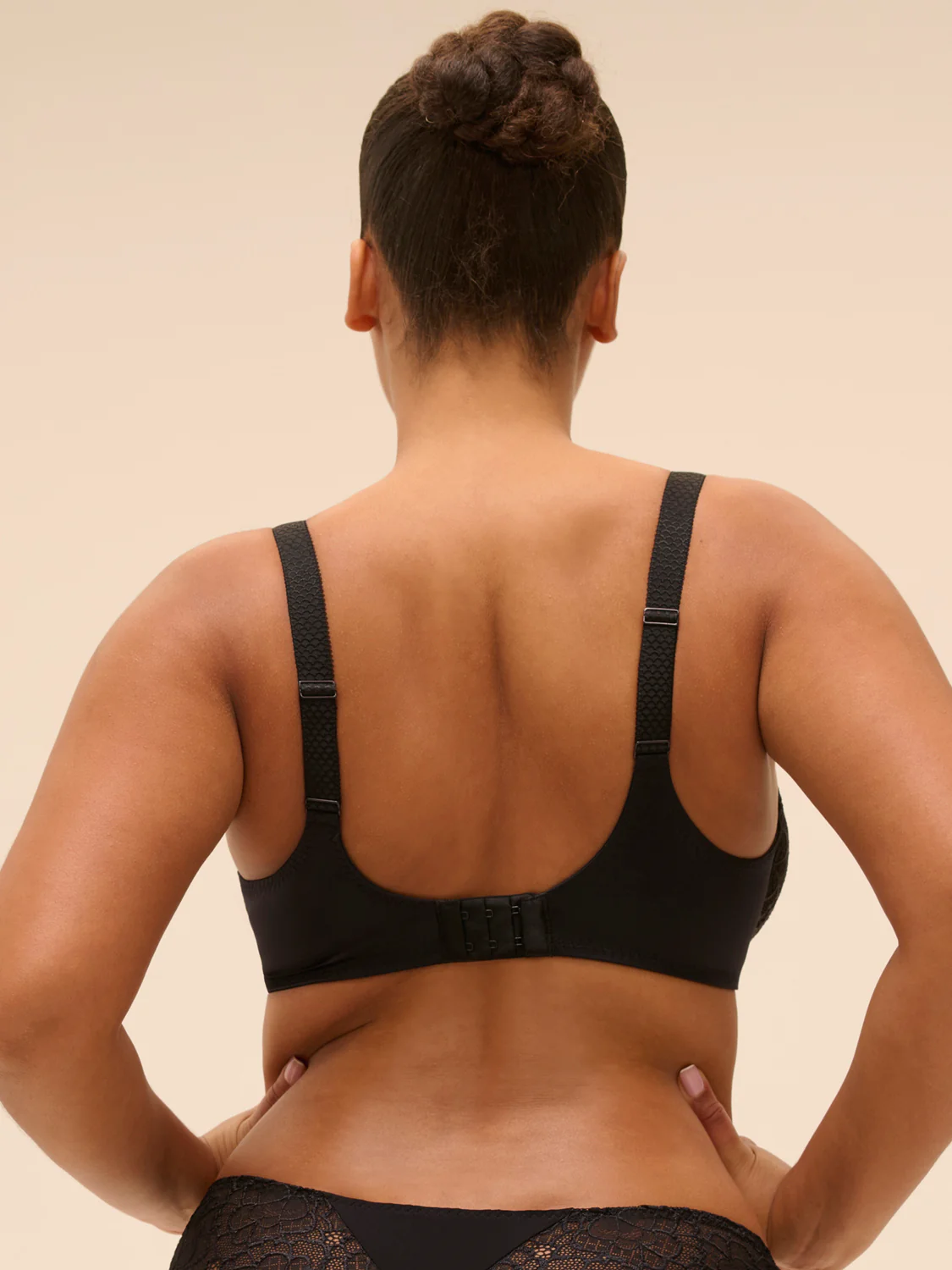 Rigid moulded bra - Black - Image 5