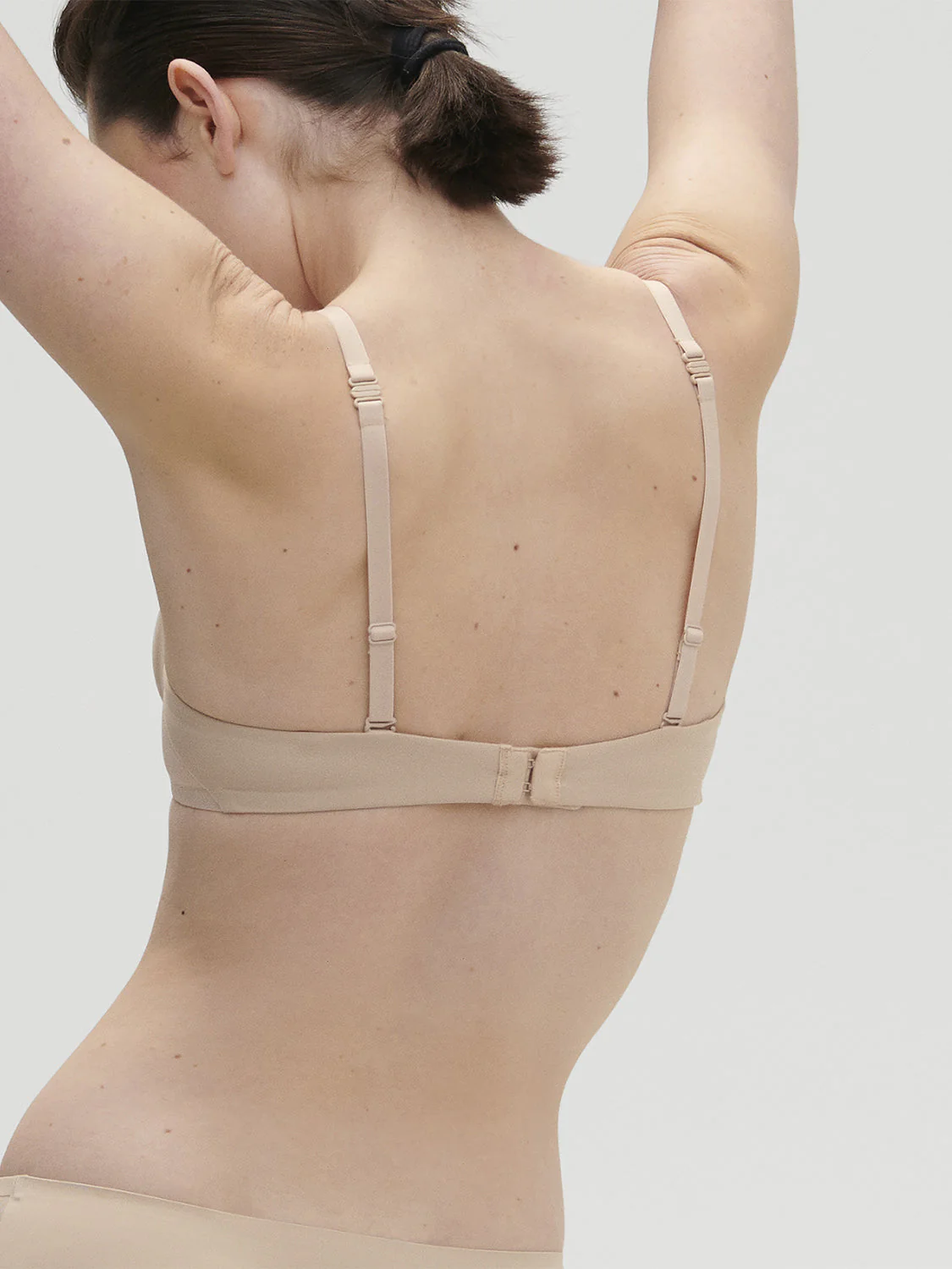 Seamless moulded multi-position bra - Peau rosée - Image 11