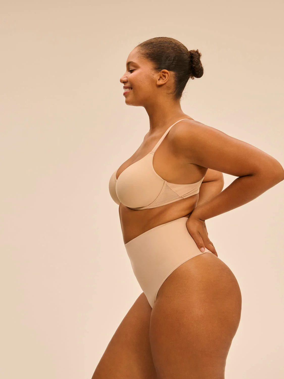 Seamless moulded multi-position bra - Peau rosée - Image 3