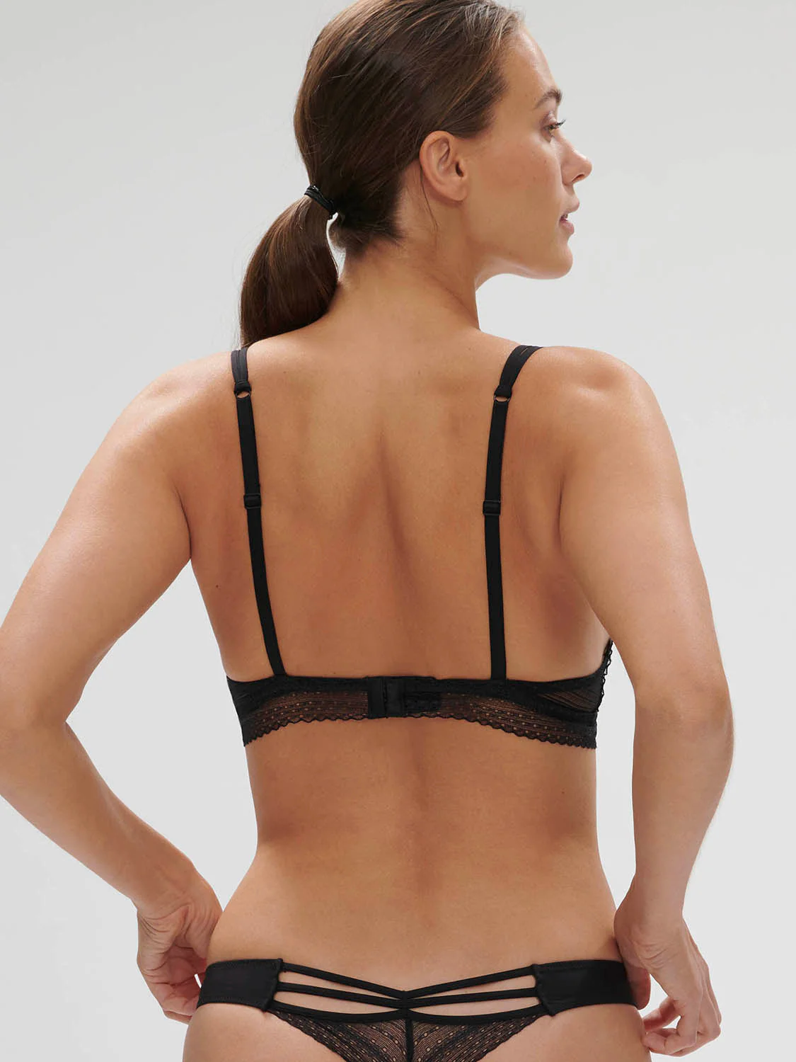 Soft cup triangle bra - Black - Image 3