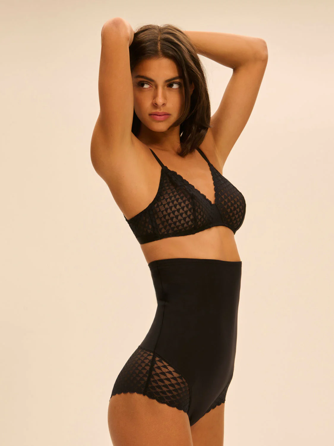 Soft cup triangle bra - Black - Image 3