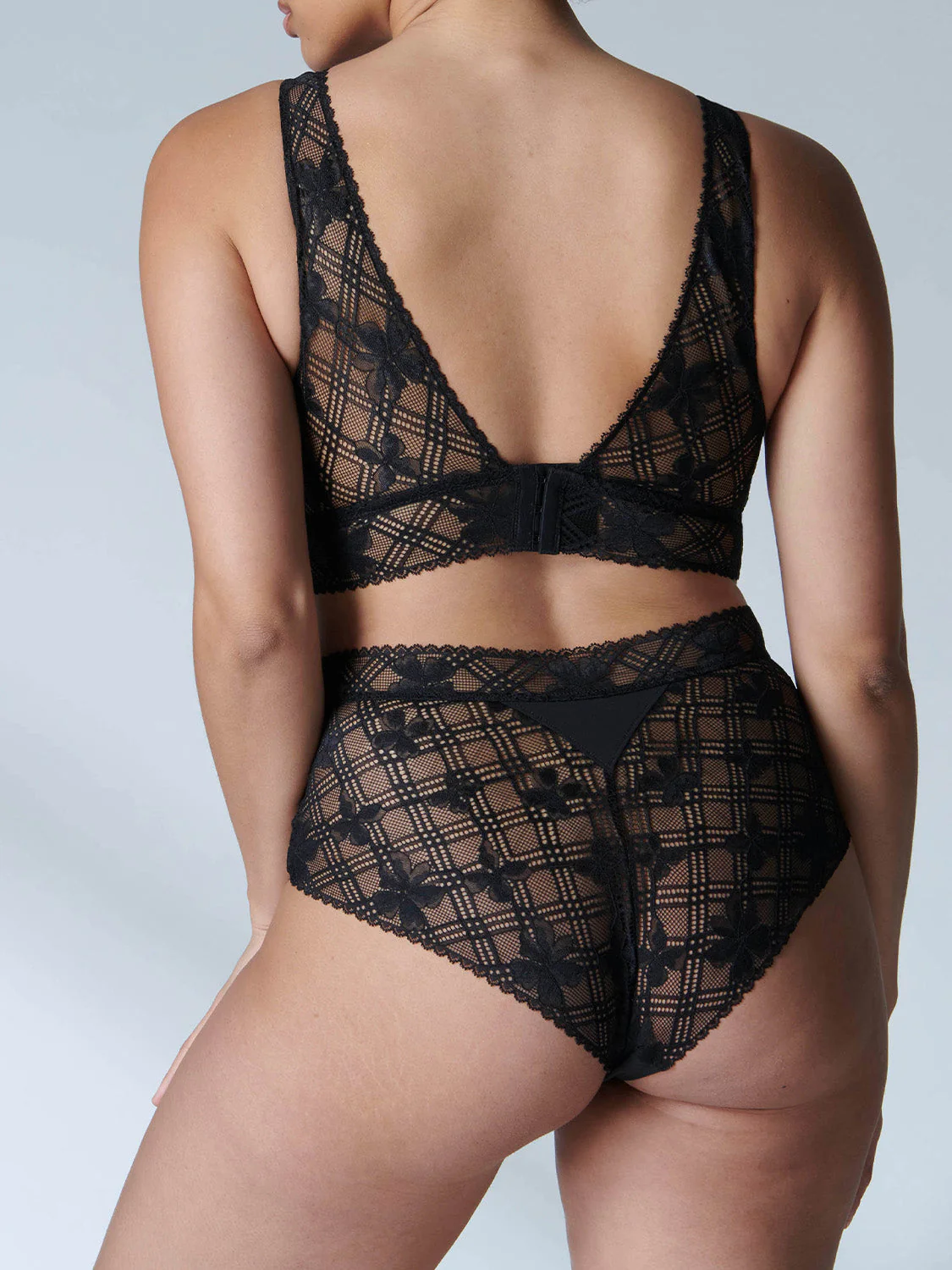 Soft cup triangle bra - Black - Image 9
