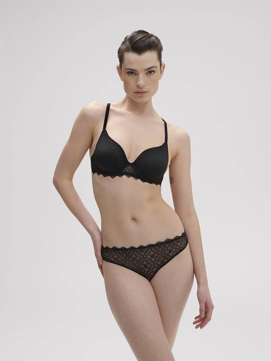 Spacer plunge bra - Black - Image 3