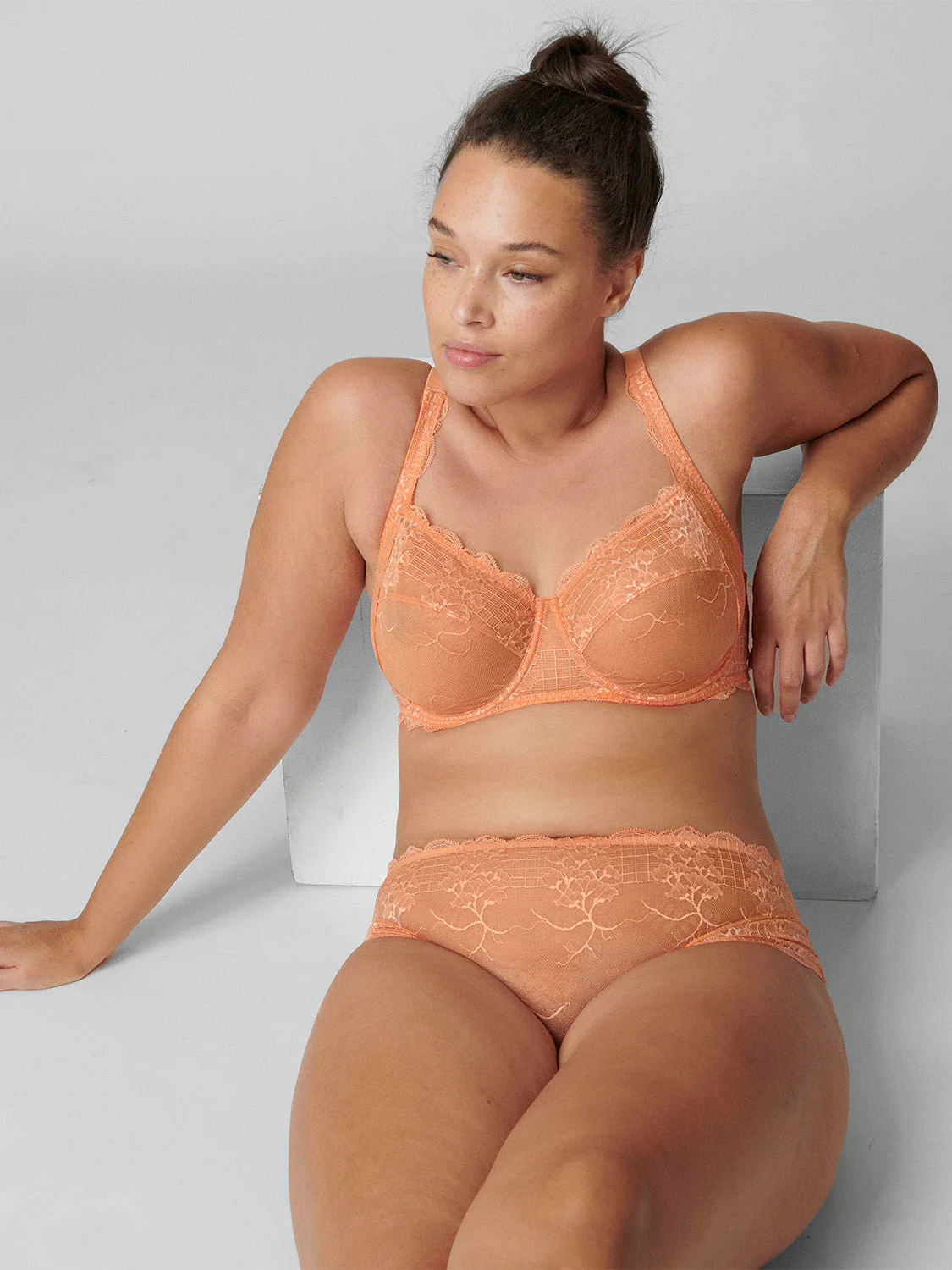 Squared neckline full cup bra - Apricot - Image 6
