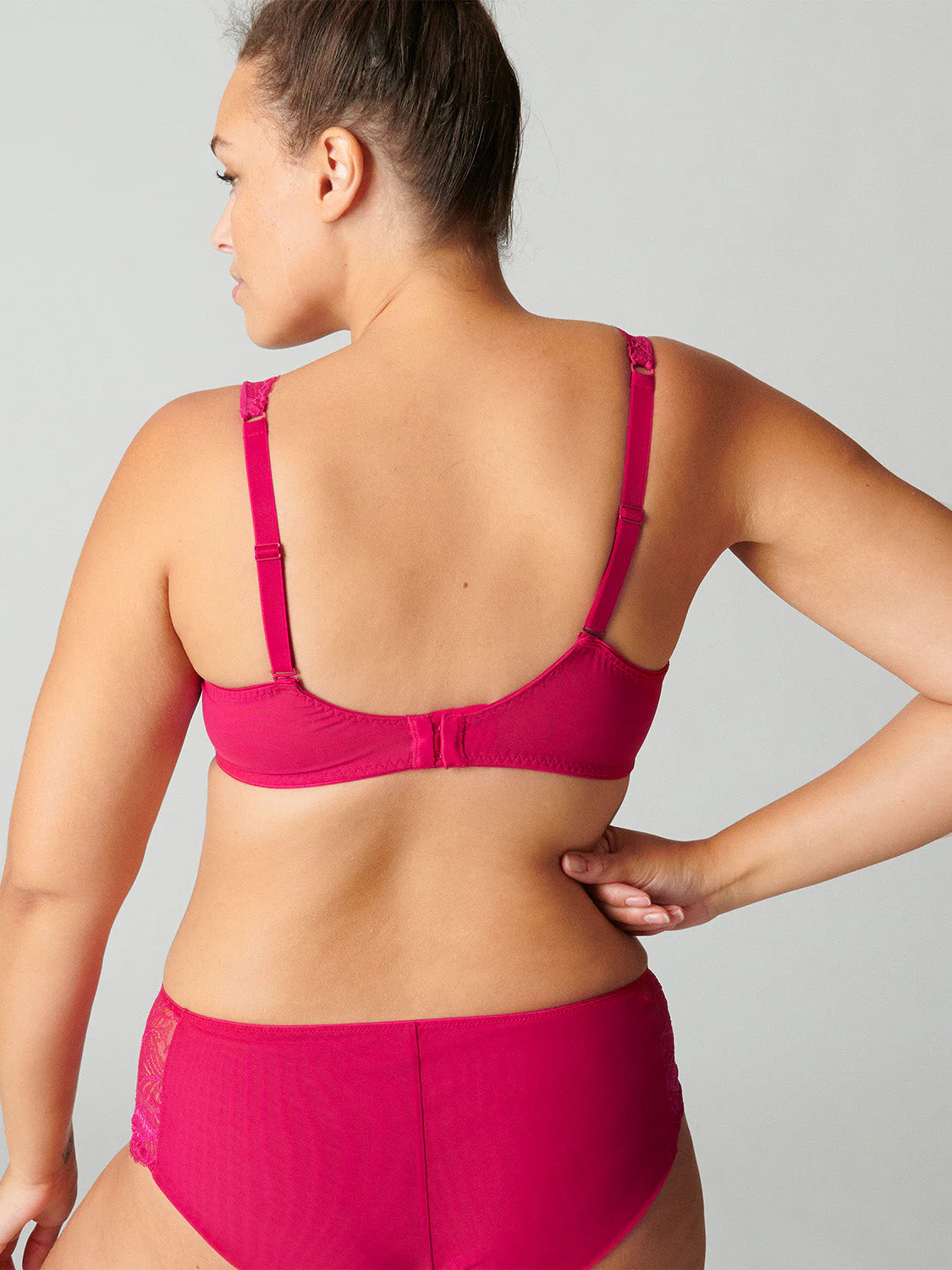 Squared neckline full cup bra - Raspberry - Image 5
