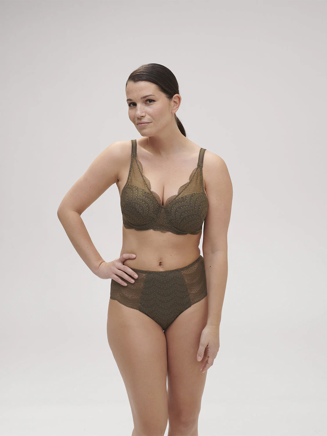 Squared neckline spacer bra - Adventure Green - Image 12