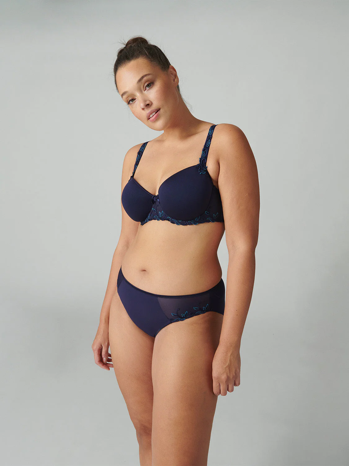 Squared neckline spacer bra - Midnight - Image 7