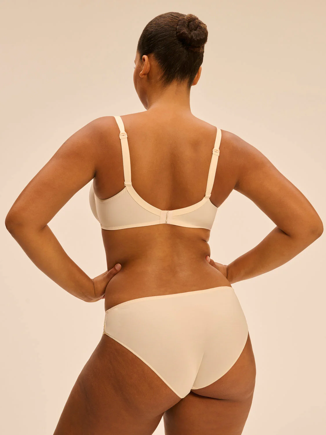 Squared neckline spacer bra - Pampa - Image 11